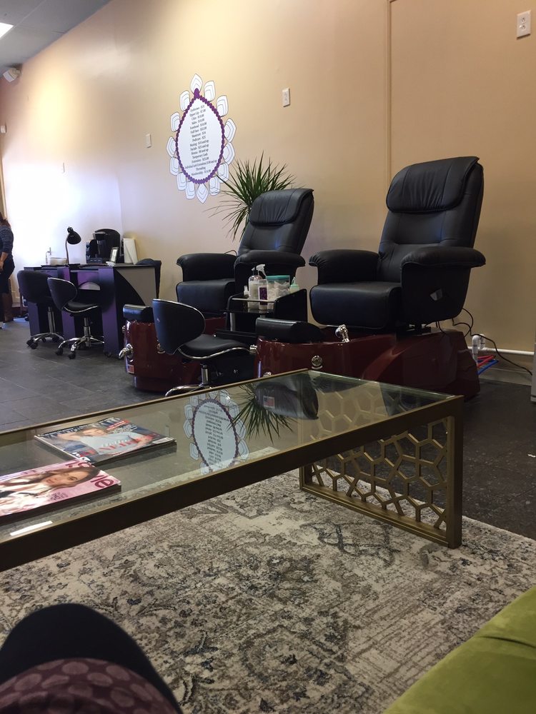 Pedicure station